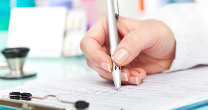 What do contract research organisations (CROs) look for when hiring clinical research associates?