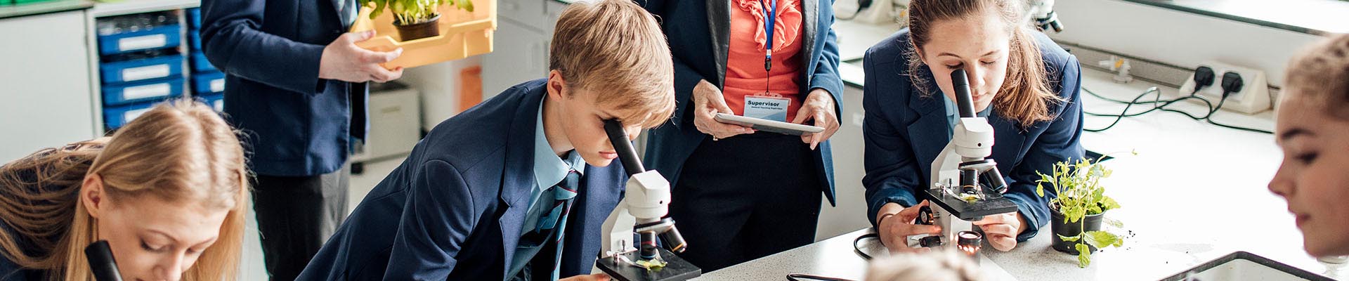 A supply teacher uses inclusive practice to teach a science class