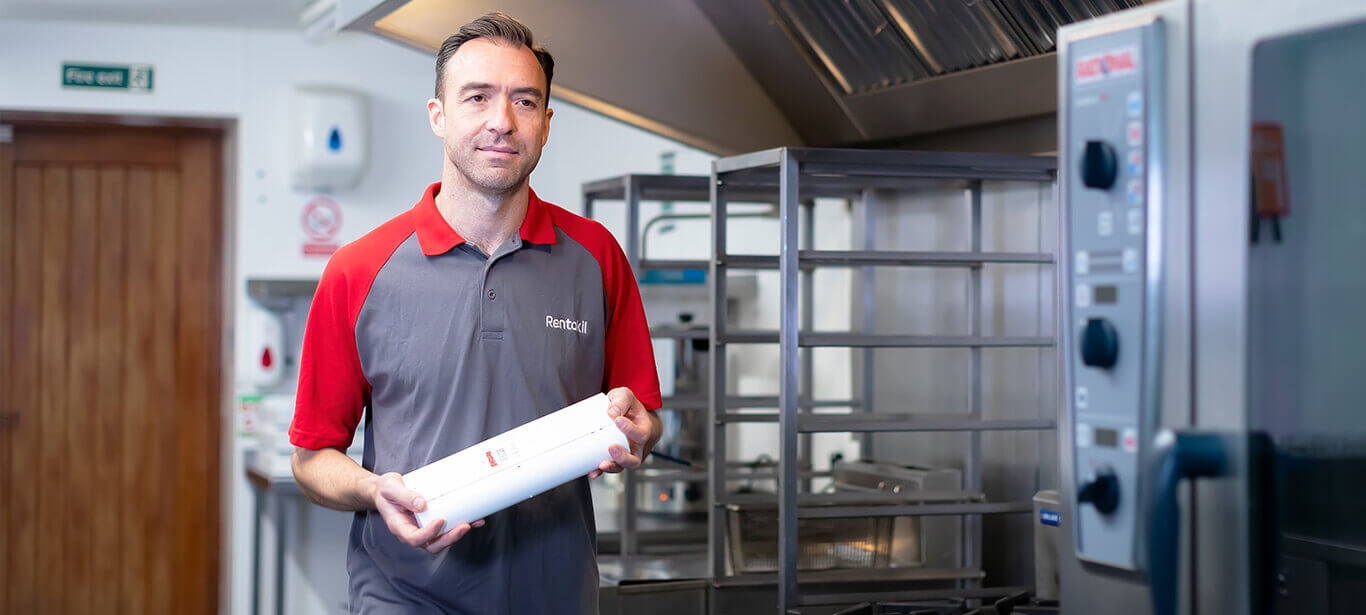 Technicien Rentokil avec un RADAR