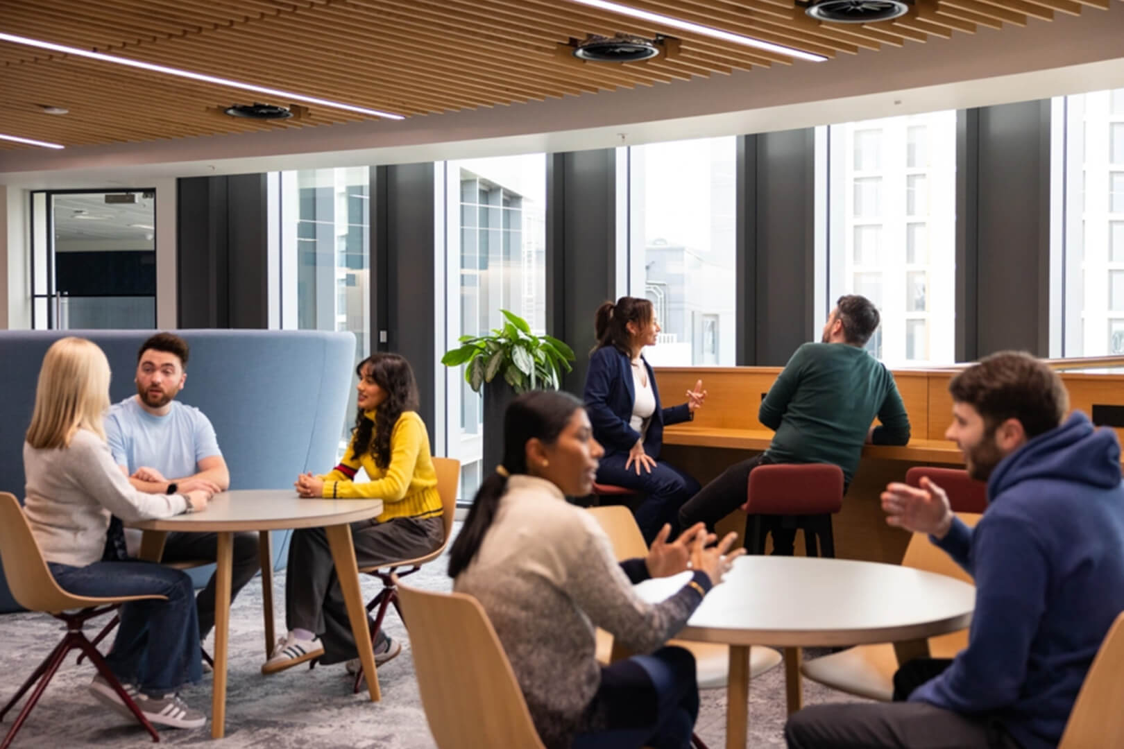 image of glasgow office with L&G colleagues sitting around desks 