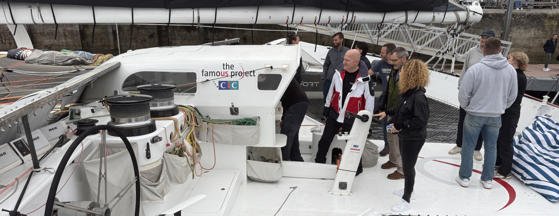 Segelpower trifft Teamgeist: Wie The Famous Project unsere Kolleg*innen inspiriert