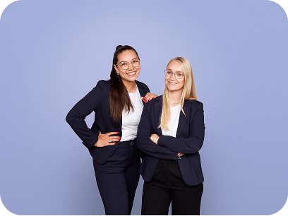 En grupp glada människor