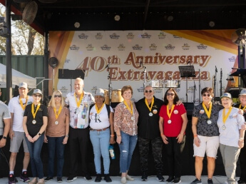 a customer ordering from someone on a desktop computer