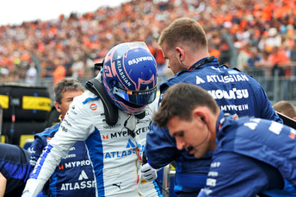 Williams f1 driver and race team
