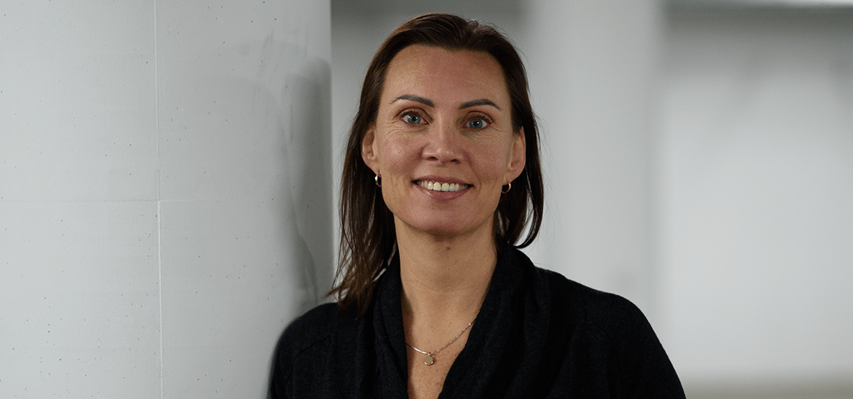 Ann-Elisabeth smiling at Tietoevry's Fornebu office.